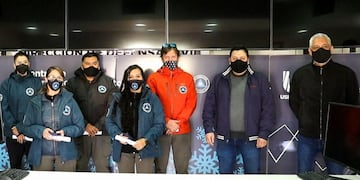 Personal de la Municipalidad entregó el reconocimiento de "ciudadano destacado" a personal de Defensa Civil tanto Municipal como Provincial.