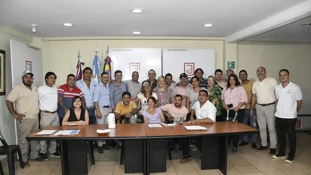 El intendente de Eldorado se reunió con vecinos para abordar problemas comunitarios.