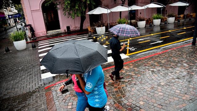 Día lluvioso en Córdoba. (Pedro Castillo / La Voz)