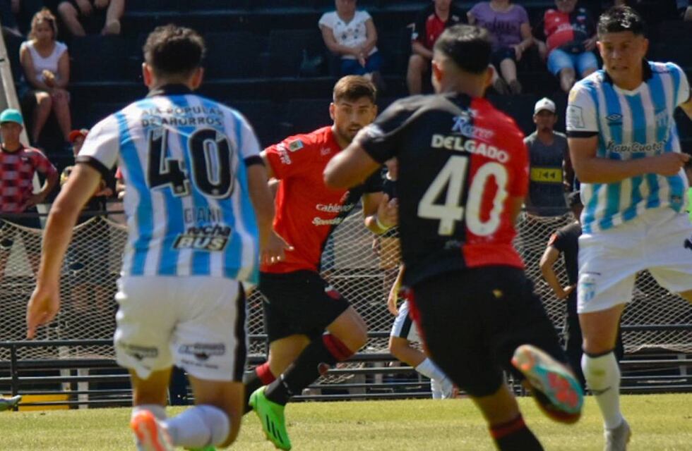 Colón venció a Atlético Tucumán con un gol en contra y salió de la zona de descenso
