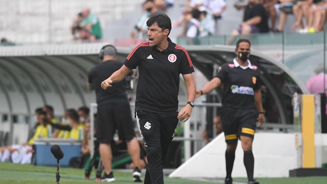 Medina durante su debut como entrenador de Inter (Prensa Inter)