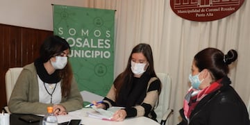 Carla y Abigail Gómez en la entrega de Becas Coronel Rosales.