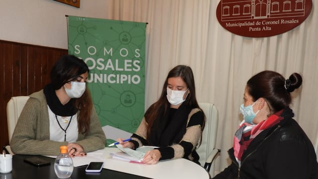 Carla y Abigail Gómez en la entrega de Becas Coronel Rosales.