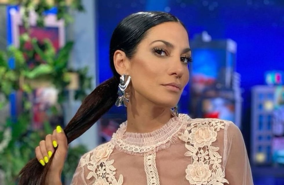 Silvina Escudero desde la pileta publicó unas fotos al borde de la censura