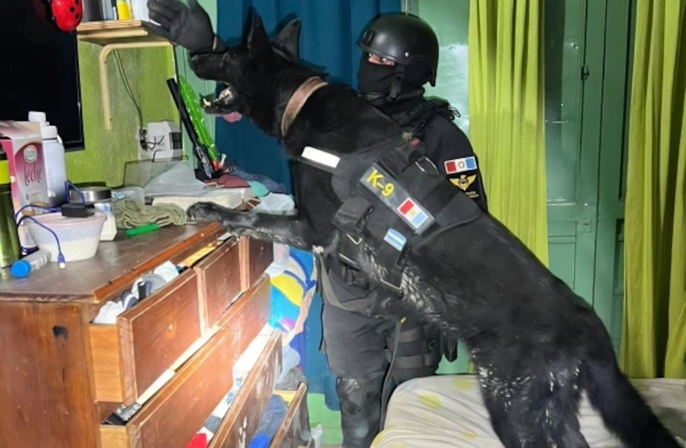 Operativo antinarco en Cosquín: cayó un vendedor con más de un millón de pesos y cien dosis de cocaína
