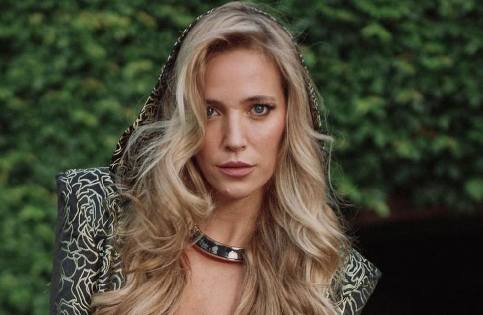 Luisana Lopilato deslumbró con un outfit de playa ultra escotado: “Sacando a la luz unas fotitos…”