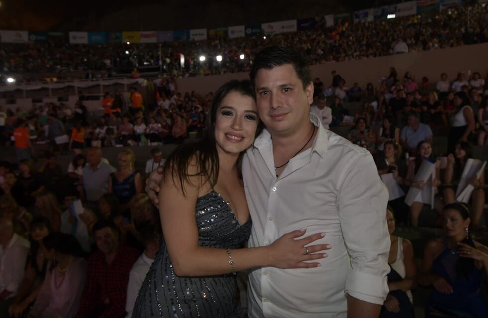 Amor en Vendimia: un mendocino le propuso casamiento a su novia en el escenario del Frank Romero Day