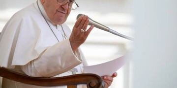 Tras su estado crítico de salud, el Papa Francisco preparó su carta de renuncia: “He firmado porque...”