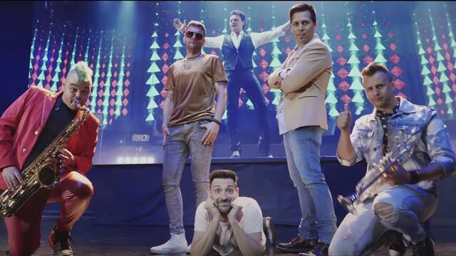 La banda cordobesa re versionó "Vivir así es morir de amor"