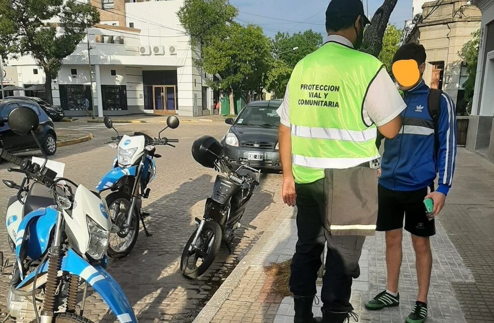 Le retuvieron la moto por conducción peligrosa