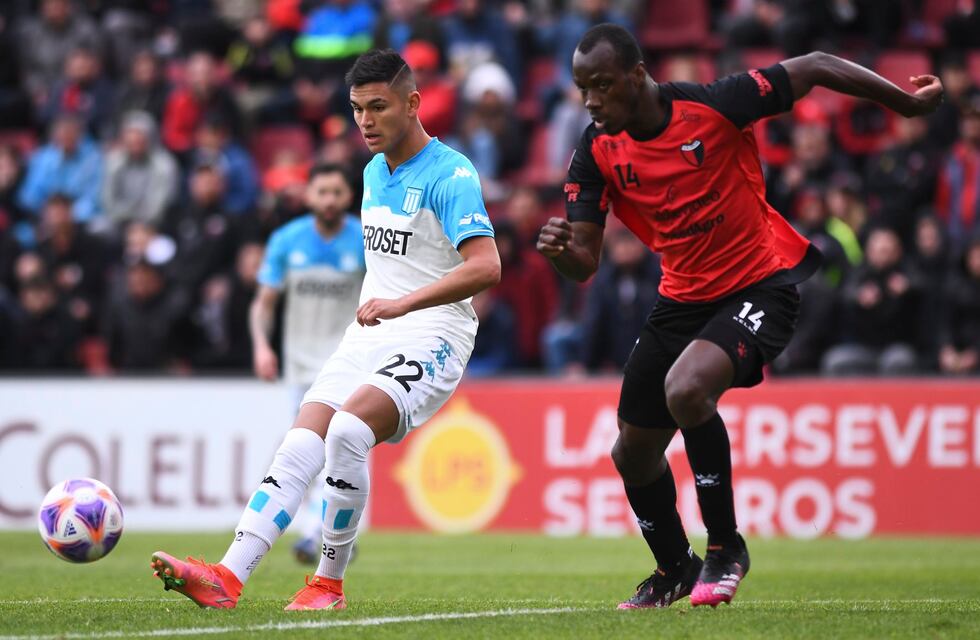 Racing venció a Colón en Santa Fe y quedó a un punto de Boca en la Liga Profesional
