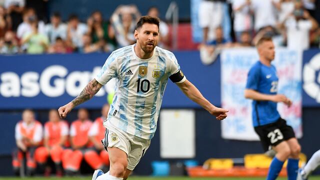 Lionel Messi anotó un triplete para Argentina ante Estonia.