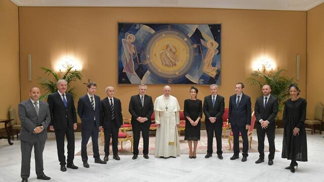 El presidente Alberto Fernández visitó al papa Francisco en el Vaticano.