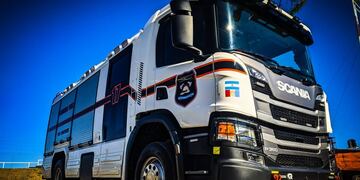 Extraordinaria presentación de la nueva autobomba en Pérez