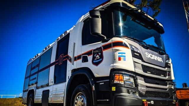 Extraordinaria presentación de la nueva autobomba en Pérez