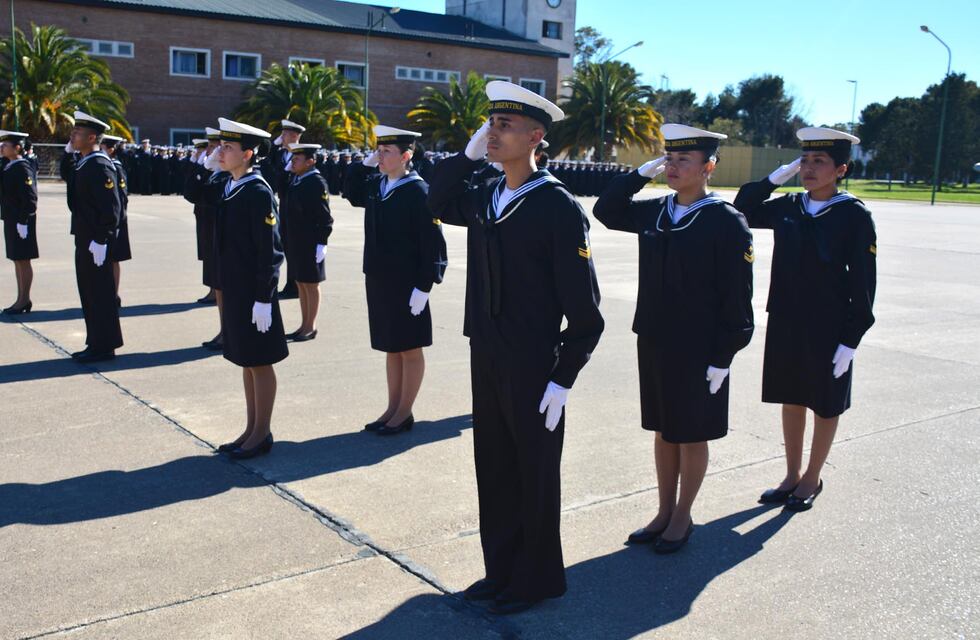 Egresaron cabos enfermeros de la Escuela de Suboficiales de la Armada