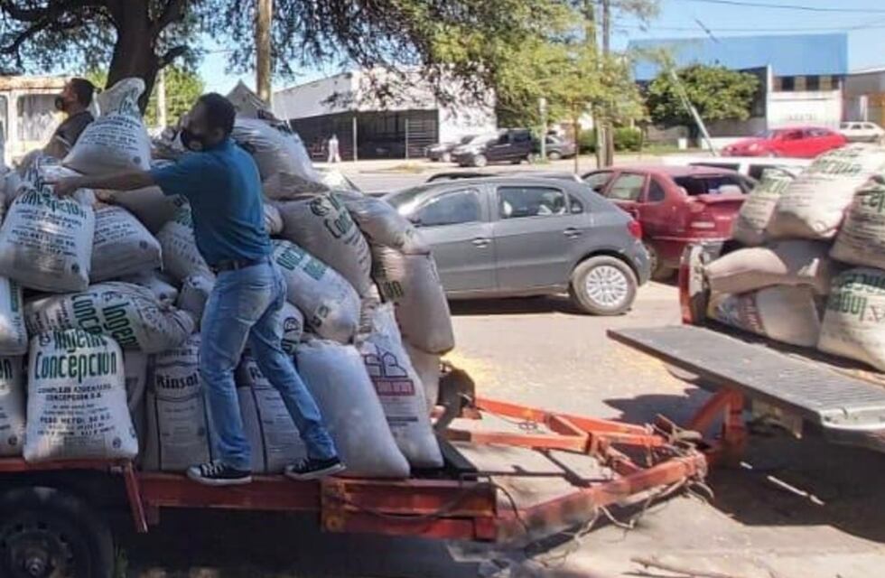 Recuperan 300 bolsas de maíz que habrían robado de un tren en Remedios de Escalada
