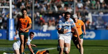 González, rumbo al ingoal australiano en la tarde sanjuanina.