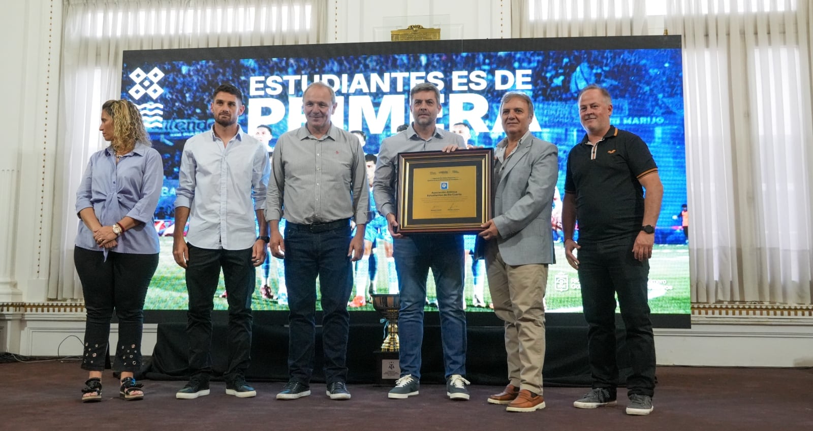 Homenaje al plantel de Estudiantes por el ascenso (Prensa Gobierno)