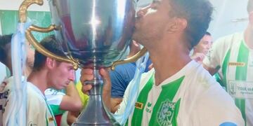 El puntaltense Emilio Ortiz fue campeón con Villa Rosas en Coronel Dorrego.