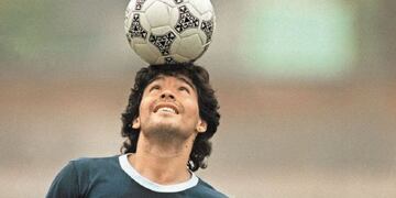 Diego Maradona es considerado como un culto en la sociedad, por lo que muchos fanáticos lo relacionan con la buena fortuna.