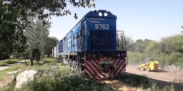 Los delincuentes robaron el tren y huyeron del lugar a caballo.