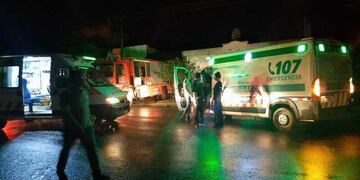 Tras el fuerte temporal en Posadas, una vivienda se incendió, al parecer, producto de una vela encendida.