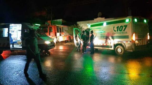 Tras el fuerte temporal en Posadas, una vivienda se incendió, al parecer, producto de una vela encendida.