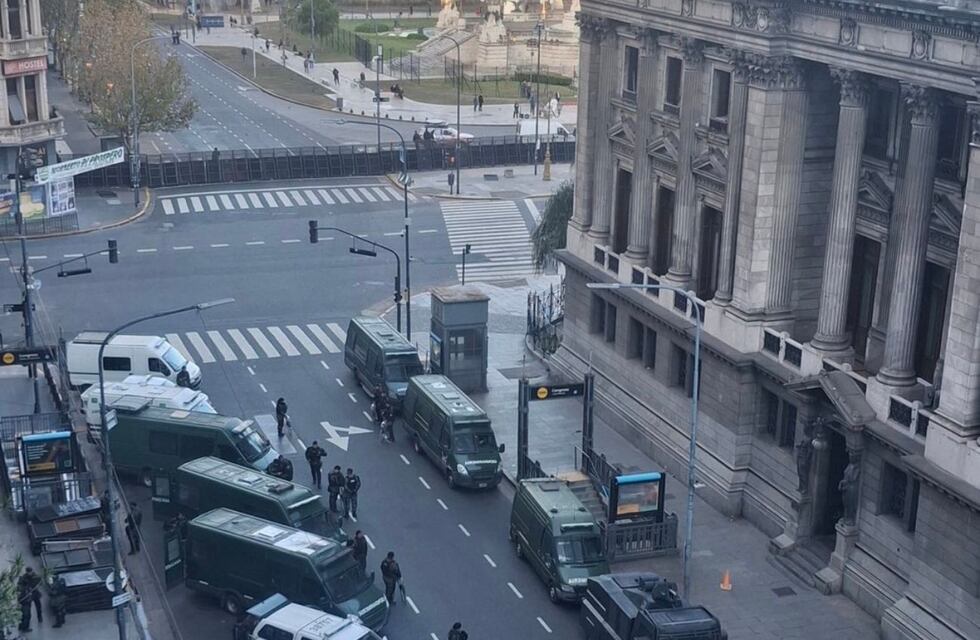 Tras la condena, las protestas se dividieron entre Plaza de Mayo y la vigilia por Cristina Kirchner