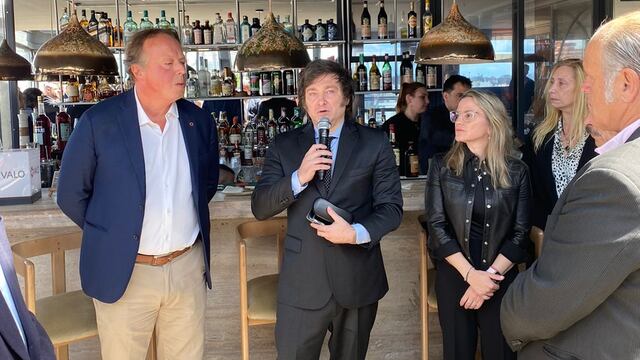 Javier Milei no fue al coloquio IDEA y tuvo su propio encuentro con empresarios en Mar del Plata.