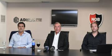 El tesorero Hernán Cardozo (izquierda), el protesorero Román Mlikota y el auditor Andrés Vitta dieron a conocer los números.