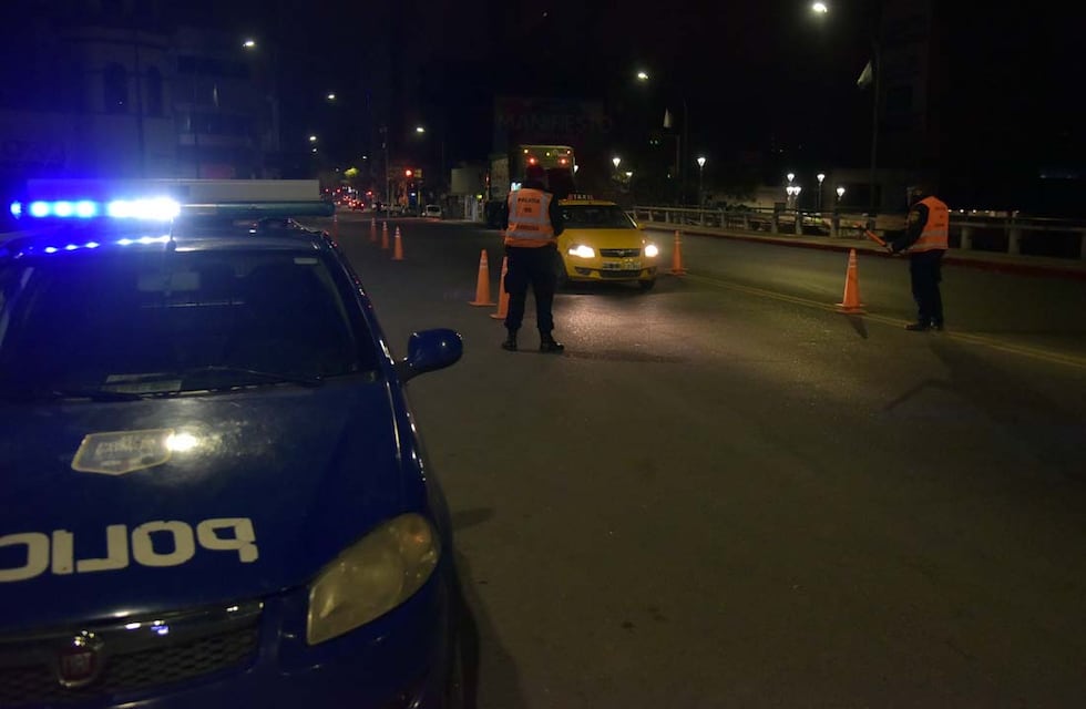 Control en barrio Villa Cabera: tenían más de 800 dosis de cocaína