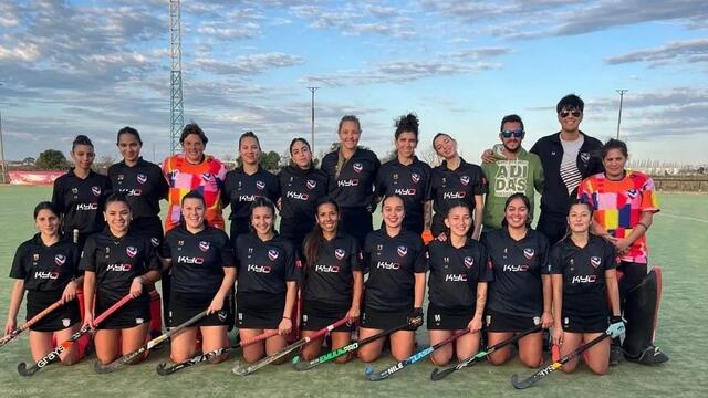 Jugadoras de Hockey del San Miguel y el Cultural Selección de la Federación del Oeste
