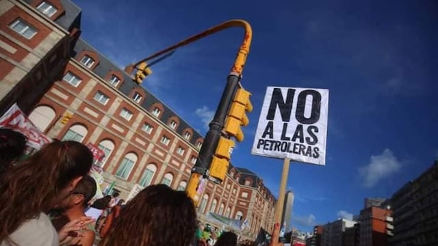 Miles de marplatenses se concentraron nuevamente en la Rambla de los Lobos Marinos, en el marco del Oceanazo.