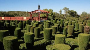 En Los Cocos se encuentra El Descanso, de ligustros con esculturas, fuentes, juegos y otros atractivos. (Gentileza: El Descanso)