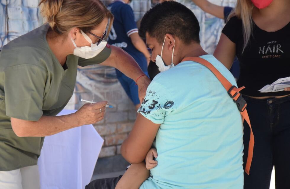 Zavalla continúa sin descanso con el plan de vacunación libre