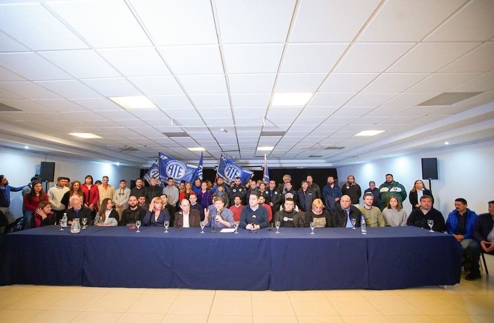 “Desde el extremo sur de nuestra patria queremos mandar un mensaje de paz y defender la democracia”