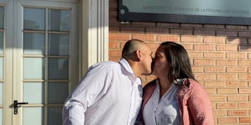 Una boda contra la superstición: se casaron un martes 13 y fueron los únicos en Misiones.
