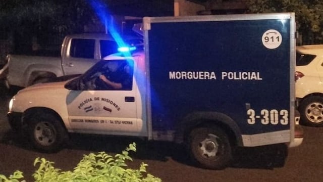 Tras un siniestro vial, un hombre falleció arrollado por un colectivo.