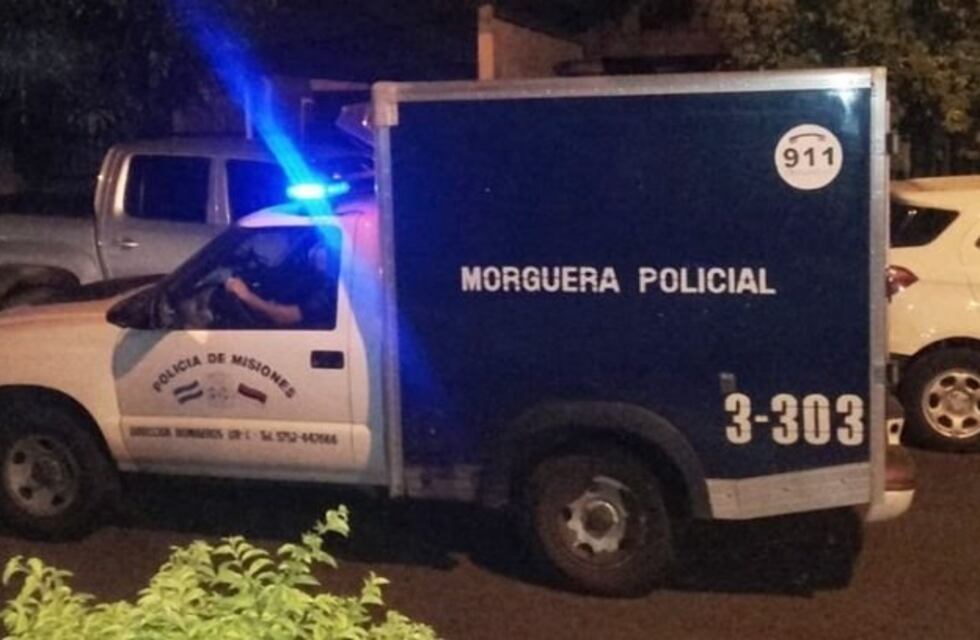 Tras un siniestro vial, un hombre falleció arrollado por un colectivo