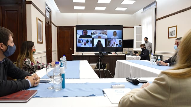Desde la Municipalidad de Caleta Olivia se indicó que en una primera etapa del convenio se aporta el espacio físico y el personal, quedando a cargo de la institución Fernando Carrizo.