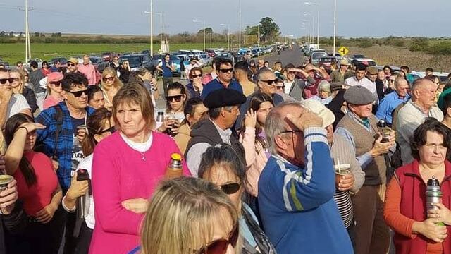 Ruta 20: cientos de entrerrianos se movilizaron. Fuente: Radio Máxima.