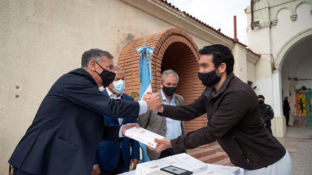 La UNCuyo entregó 44 ebooks a estudiantes universitarios privados de la libertad en el penal de Boulogne Sur Mer. Gentileza UNCuyo