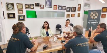 Reunión de funcionarios municipales con dirigentes de Luz y Fuerza