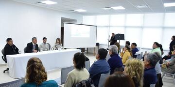 Personal dependiente del Ministerio de Educación asistió a la presentación del Instituto de Seguros de Jujuy sobre "Siniestralidad Laboral" y "Credencial Digital".