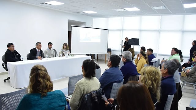 Personal dependiente del Ministerio de Educación asistió a la presentación del Instituto de Seguros de Jujuy sobre "Siniestralidad Laboral" y "Credencial Digital".