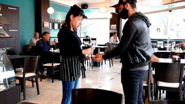 Vuelven a permitir la atención al público en los comercios (APN)