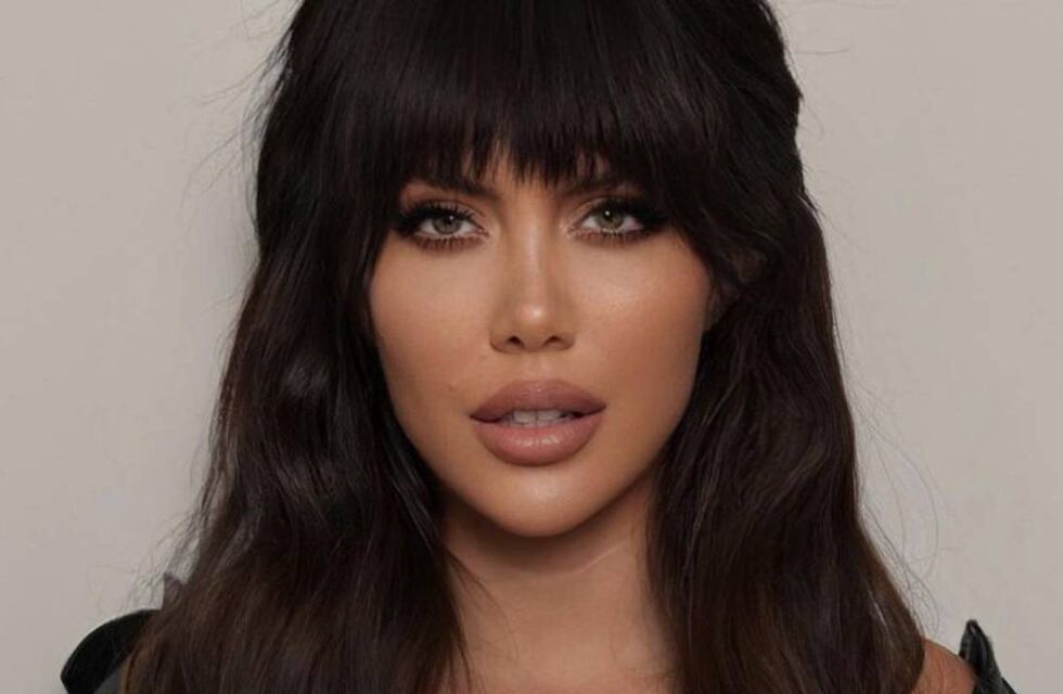 Camisa de jean, pantalones negros y lentes de sol: Wanda Nara sorprendió con su look urbano chic