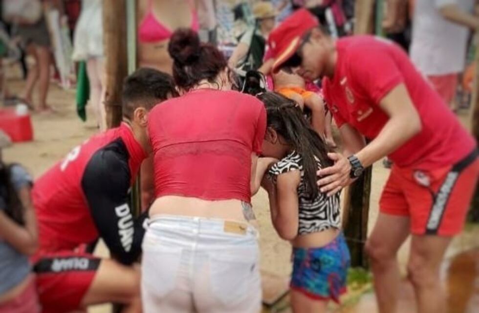 Personal del DUAR rescató a dos niñas que se ahogaban en la Laguna Mar Chiquita