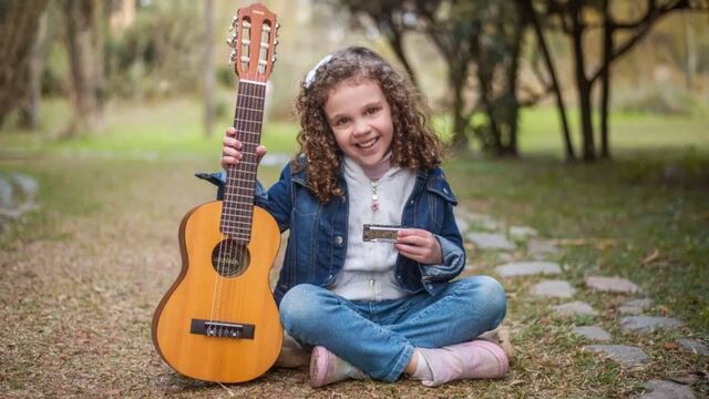 Lucía Ramseyer tiene 6 años y ya tiene dos composiciones musicales con su nombre